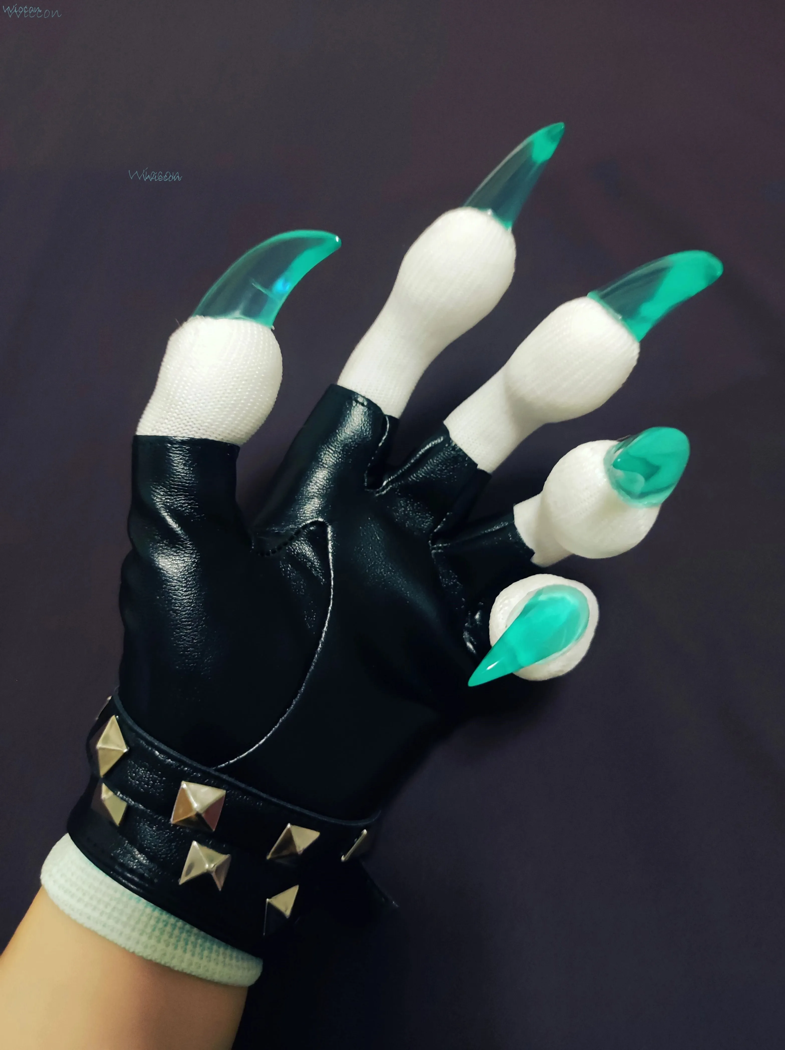 Pelzige Handschuhe Kig Fursuit Paws Kigurumi Cosplay Plüschhandschuhe & Handwear Sommerhandschuhe Klaue Schwarz Weiß Mehrfarbiger Klauenpelzanzug Image