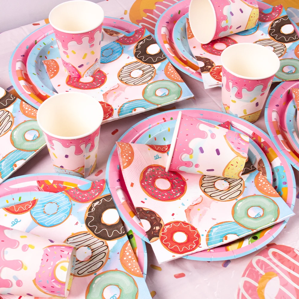 Geburtstagsgeschirr-Set mit Donut-Motiv, rosa Donuts, Papier, Serviettenteller, Tasse, Tischdecke, Donut-Grow-Up-Geburtstagsfeier, Babyparty-Dekoration Image