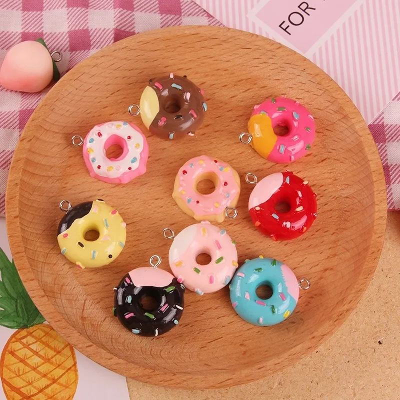 10 teile/los niedlichen hohlen Donut Harz Lebensmittel Charms für Ohrring Armband Schlüssel bund Anhänger Zubehör Telefon Fall Füller Schmuck machen Image