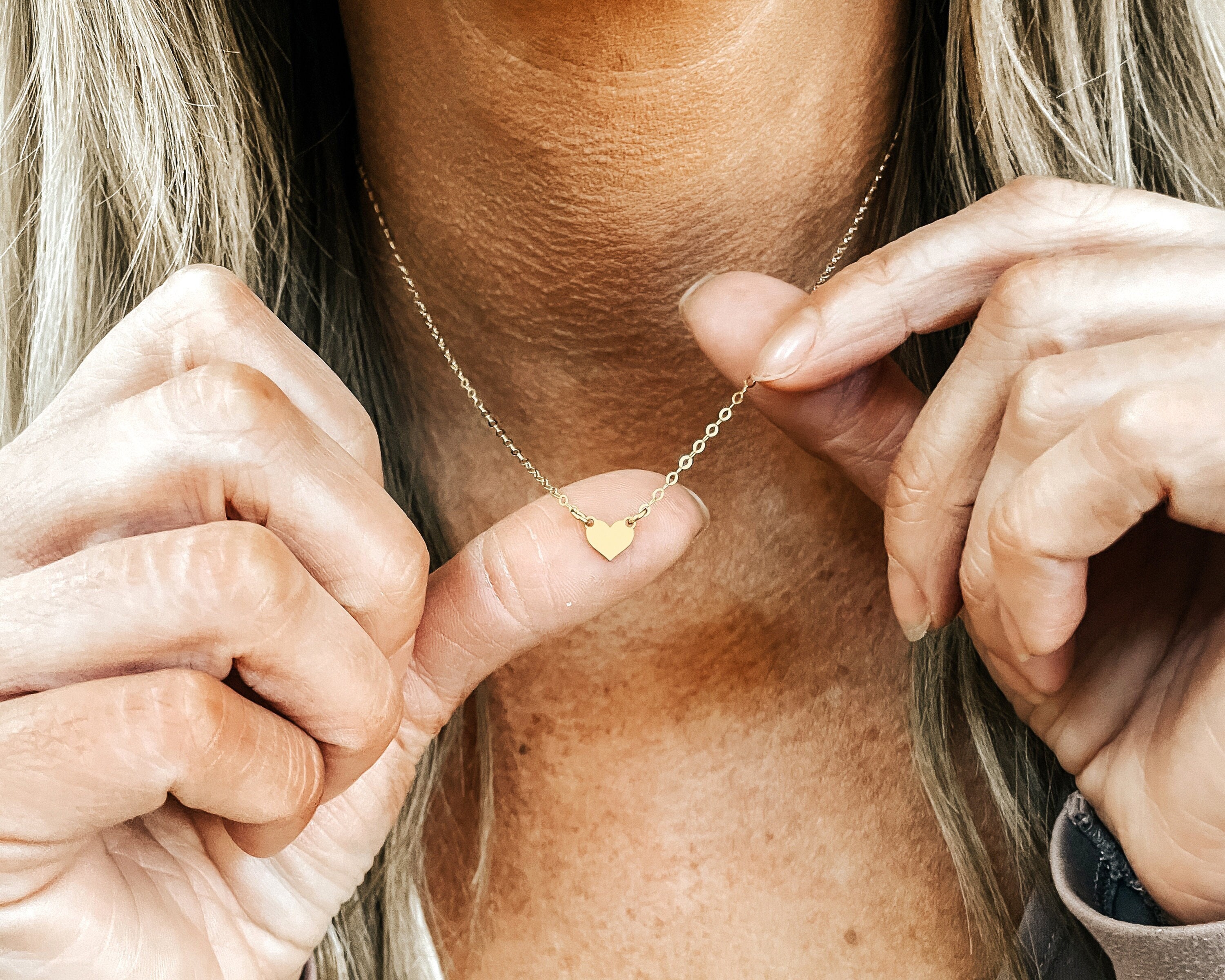 Collana a forma di cuore piccolo * Collana a forma di cuore * Collana a forma di cuore in oro * Collana dell'amore * Ciondolo a forma di cuore * Colla