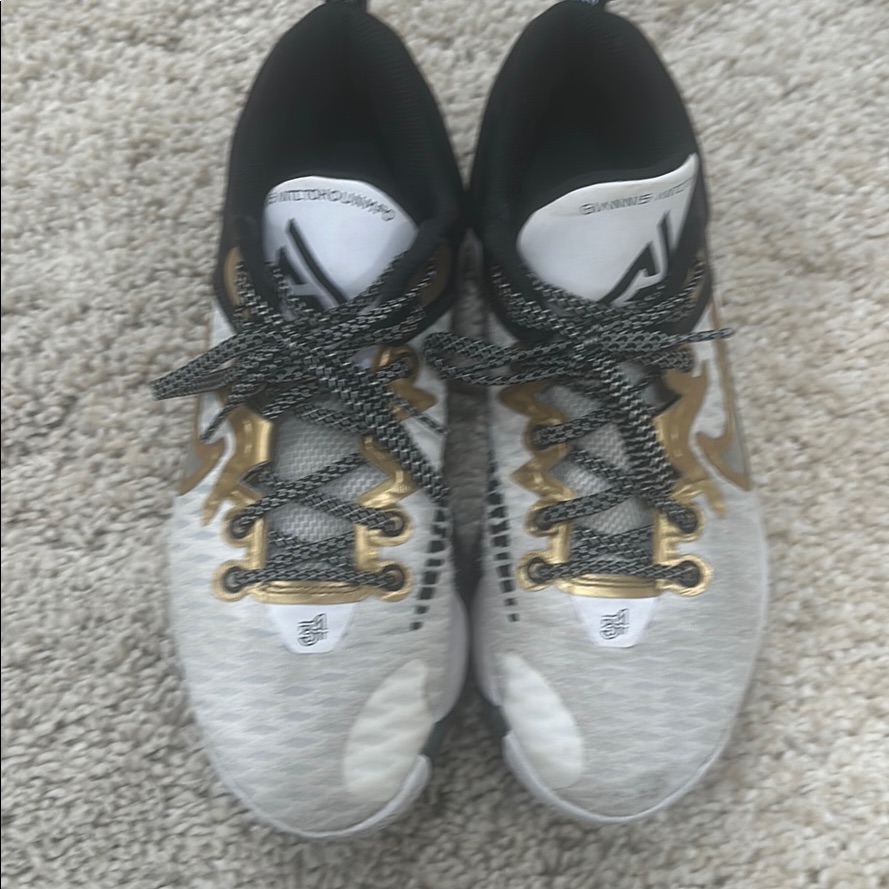 Nike Shoes | Men’s Nike Basketball Shoes | Color: Gold/White | Size: 10