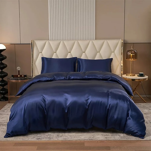 Seiden-Bettbezug-Set – luxuriöse, ultraweiche und atmungsaktive Bettwäsche für ultimativen Komfort. Hergestellt aus 100 % Maulbeerseide für ein glattes, hautfreundliches Gefühl und natürliche Temperaturregulierung. Image