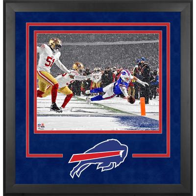 Josh Allen, Buffalo Bills, Deluxe-Foto, gerahmt, 16 x 20 Zoll, Woche 13 gegen San Francisco 49ers, Snow Touchdown Image