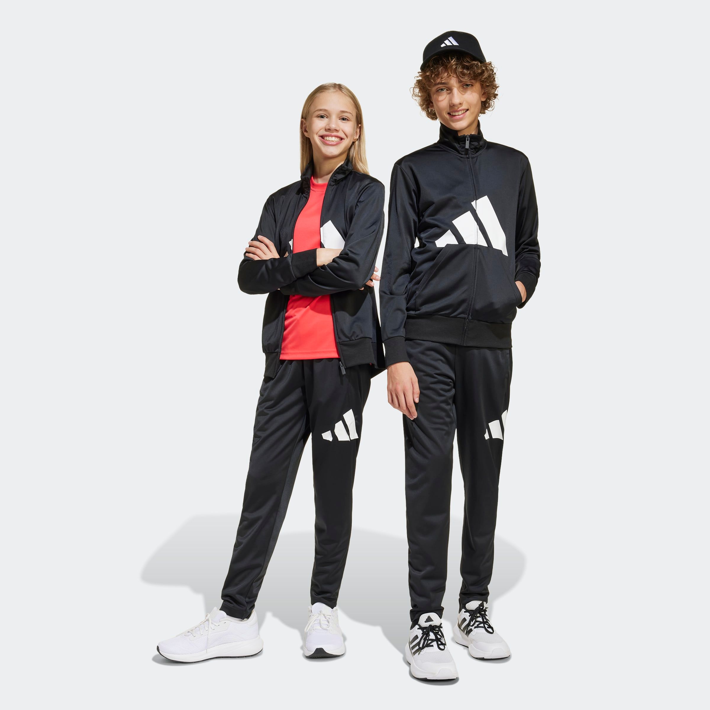 Trainingsanzug ADIDAS SPORTSWEAR "J BL TR TS 205", Kinder, Gr. 152, schwarz-weiß (schwarz, weiß), Obermaterial: 100% Polyester, Sportlich, Sportanzüge Image