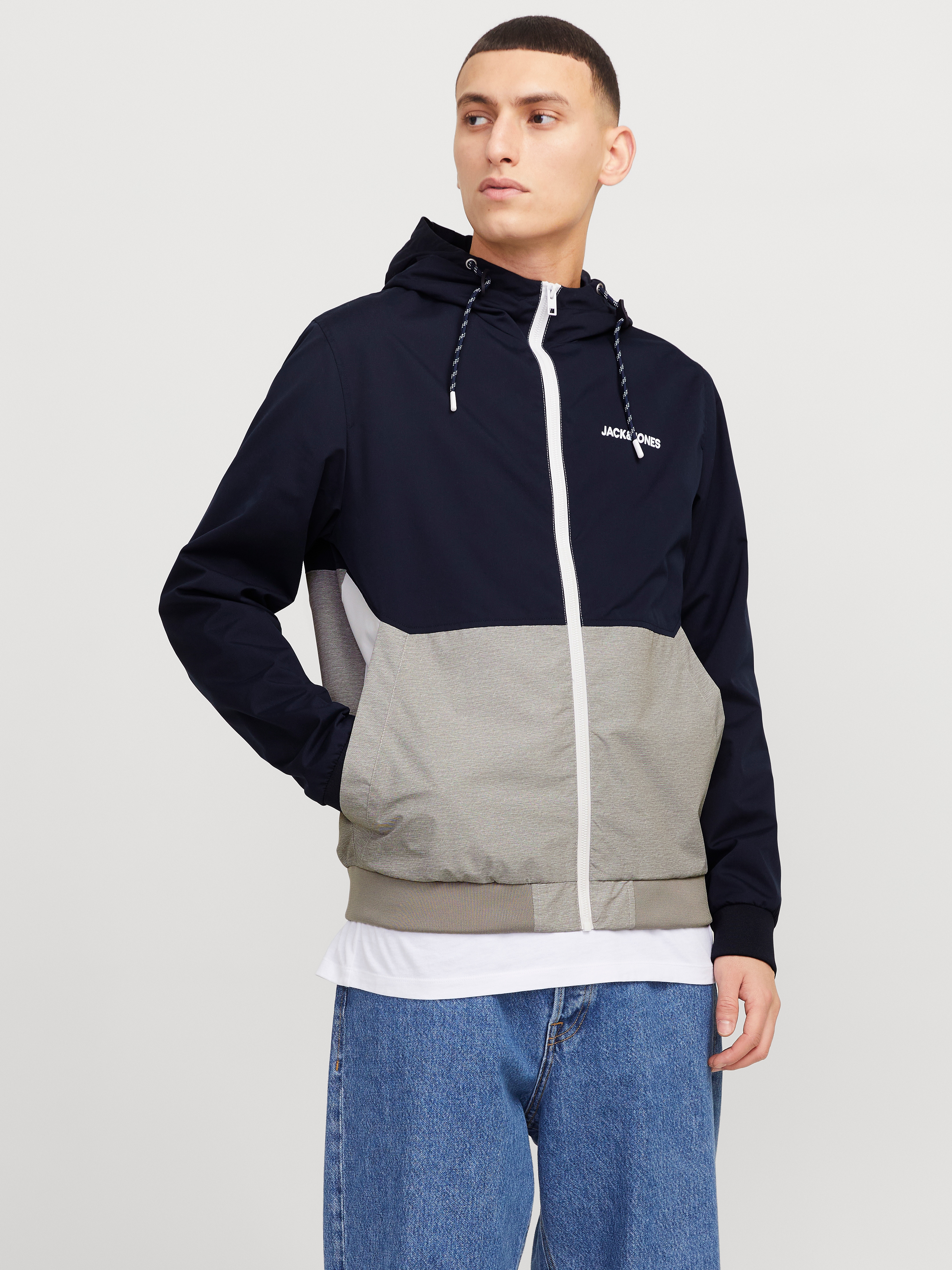 Blouson JACK & JONES "JJERUSH mit Kapuze", Herren, Gr. S, weiß (sky captain detail:weiß, light grau melange blocking), Web, Obermaterial: 100% Polyester, colorblocking, meliert, slim fit normal, ohne Ausschnitt, Rippbündchen, Jacken Blouson,...