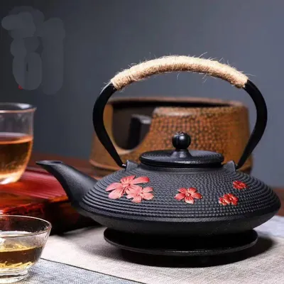 700ml Handmade Iron Pot, Classical Cast Iron Home Water Pot, Health Preservation Home Tea Pot