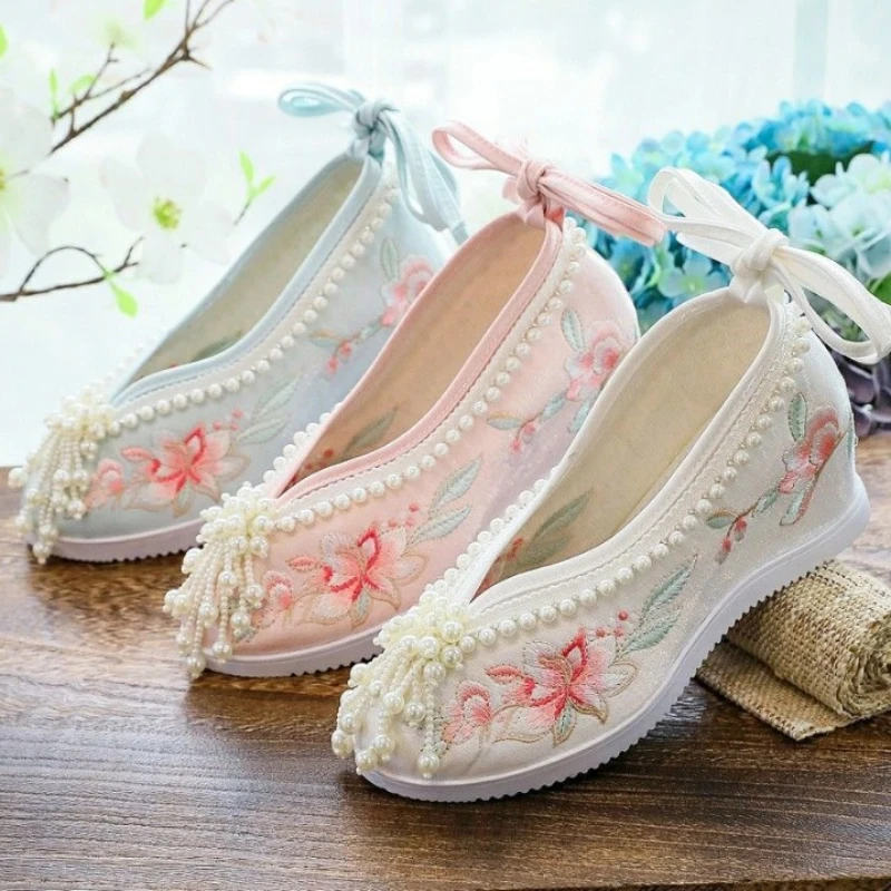 Frauen Cheong sam Hanfu Schuhe Perle Quasten Blume Stickerei Stoff Schuhe Dame chinesischen Stil alte Fee Cosplay Hochzeits schuhe
