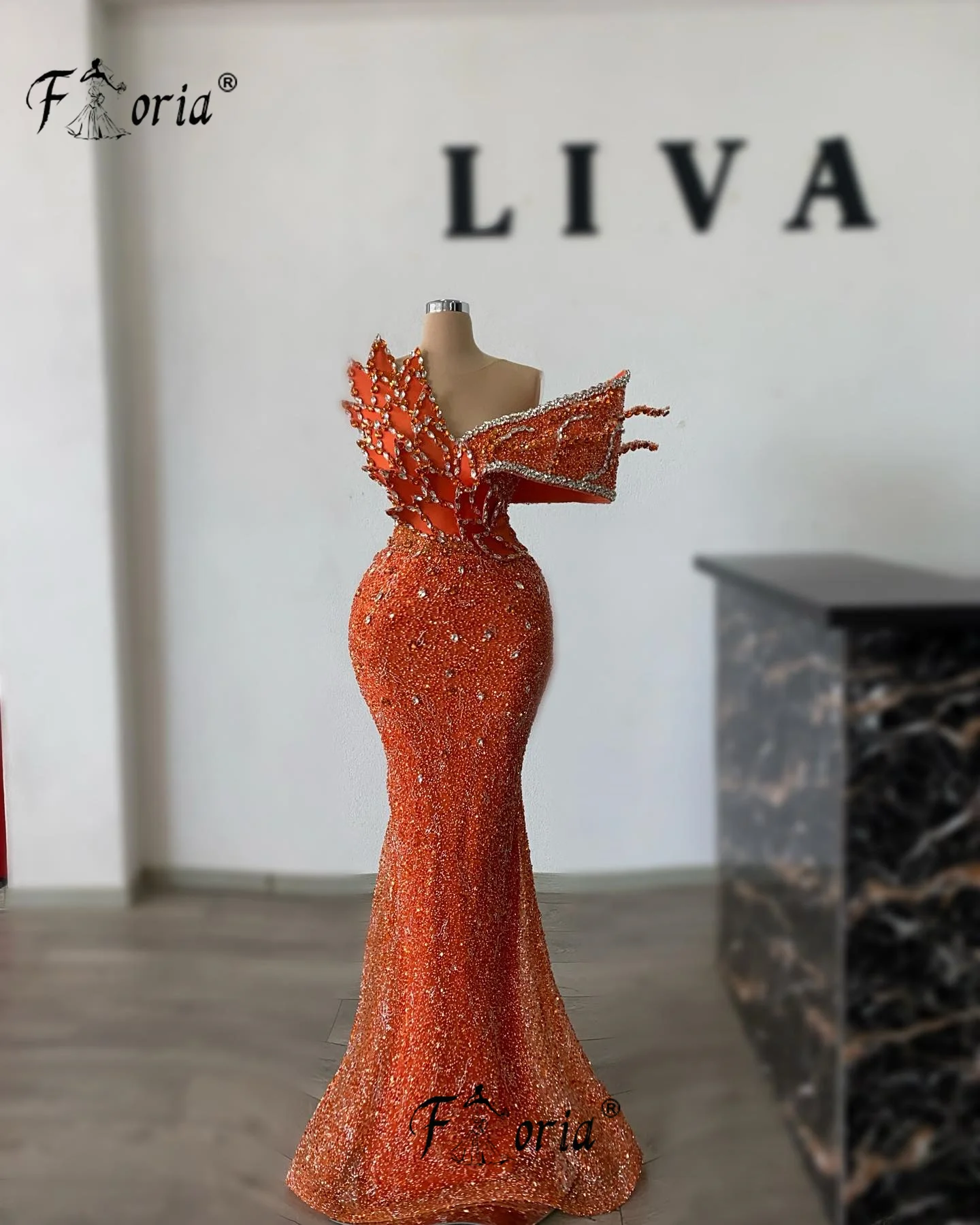 Elegantes orangefarbenes Ballkleid mit Perlen, Kristallapplikationen, 3D-formelles Abendkleid, maßgeschneiderte Cocktailroben, Longues Soir Quiz Morgante 2025 Image