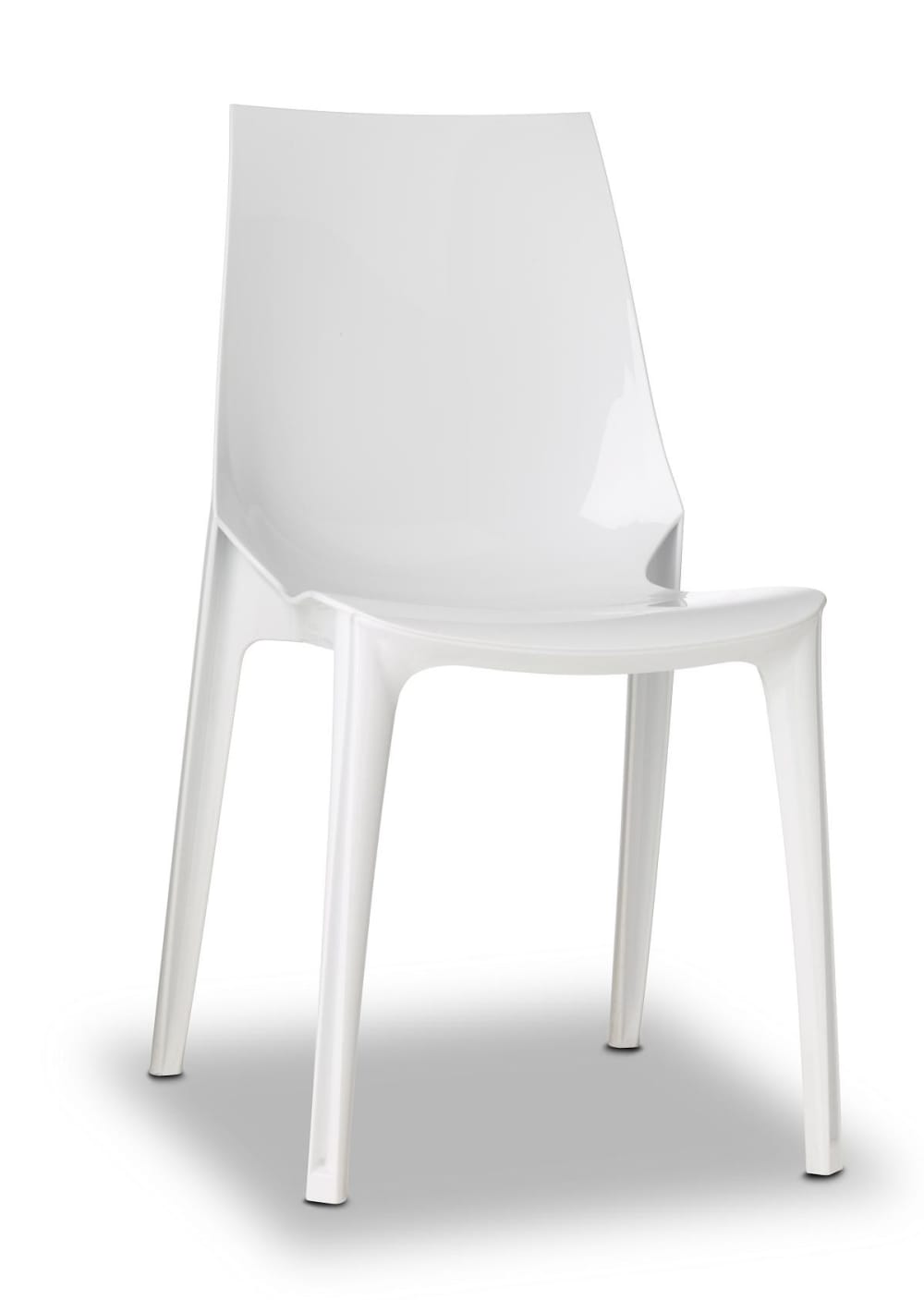 Chaise design en plastique blanc