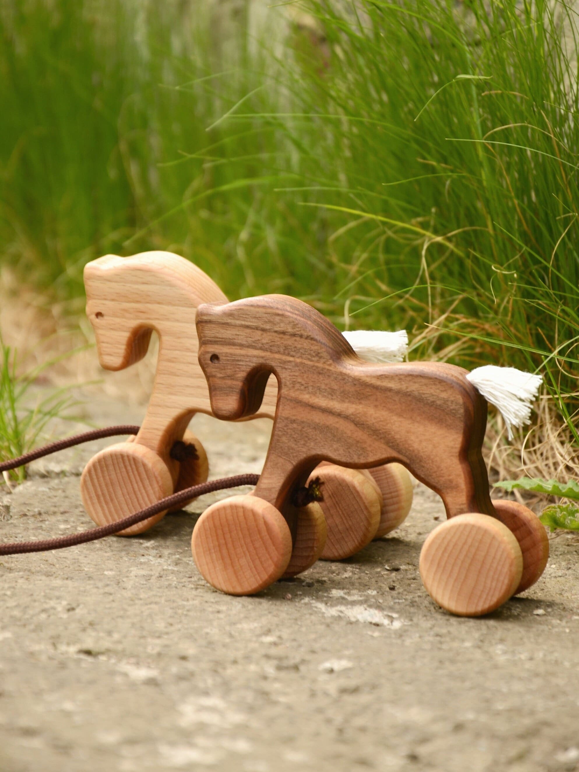 Giocattolo da tirare e spingere a forma di cavallo in legno su ruote per bambini piccoli, giocattoli educativi Montessori fatti a mano per neonati, re