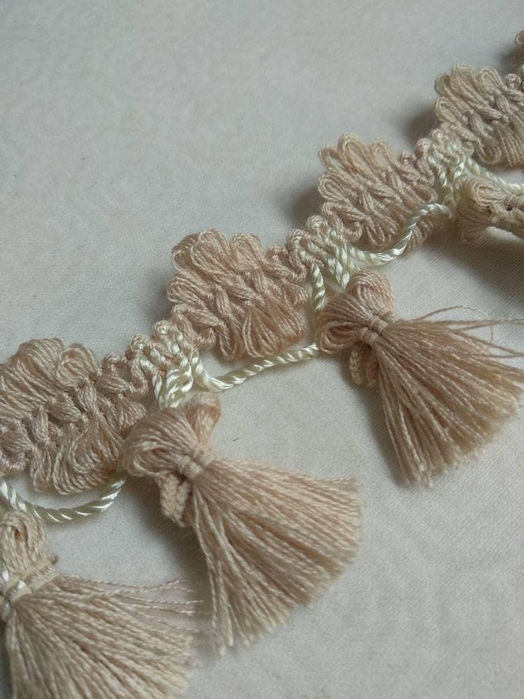 Passamaneria con frange per tende e drappeggi color beige-avorio/larghezza 6 cm - 2,36 pollici/ Passamaneria con frange intrecciate perfetta per proge