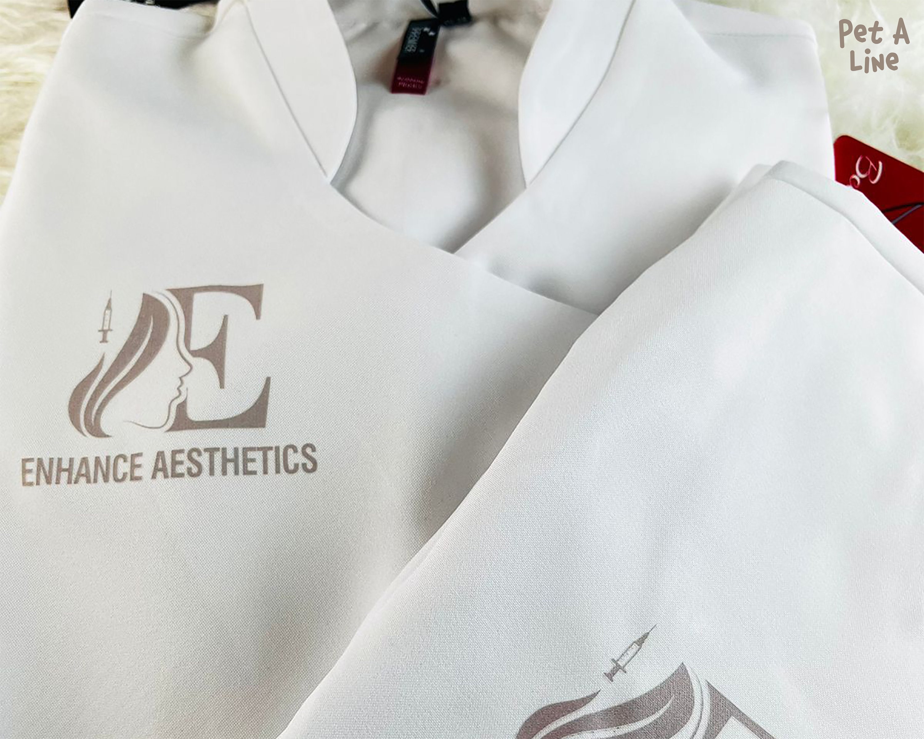 Tunica personalizzata per salone di parrucchiere e bellezza da donna, tuniche personalizzate con logo stampato per spa, tunica per truccatrice profess