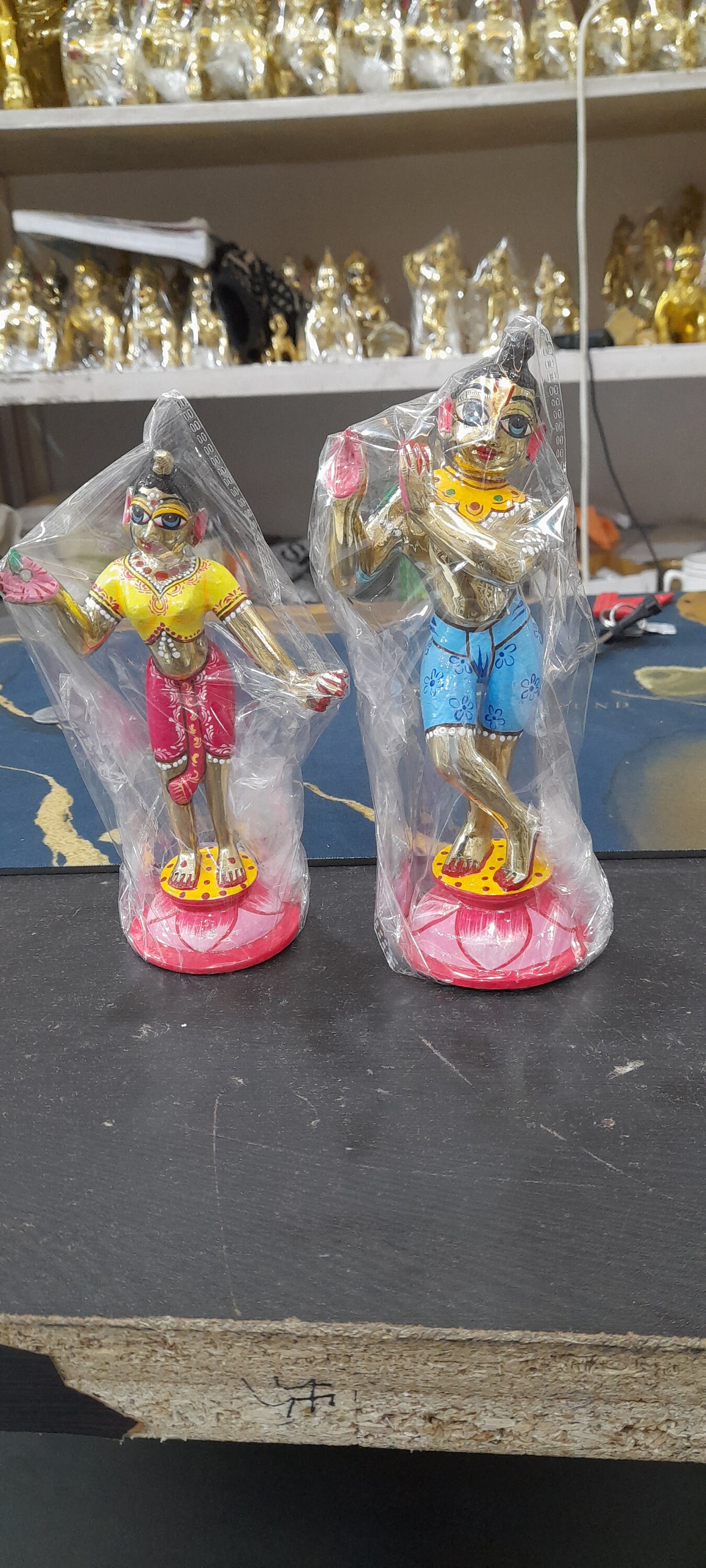 Radha krishna da 7 pollici/18 cm, idoli di Radha e Krishna al tempio ISKCON, Vrindavan, Radhika gori, kanha molto bella radha krishna jugal jodi