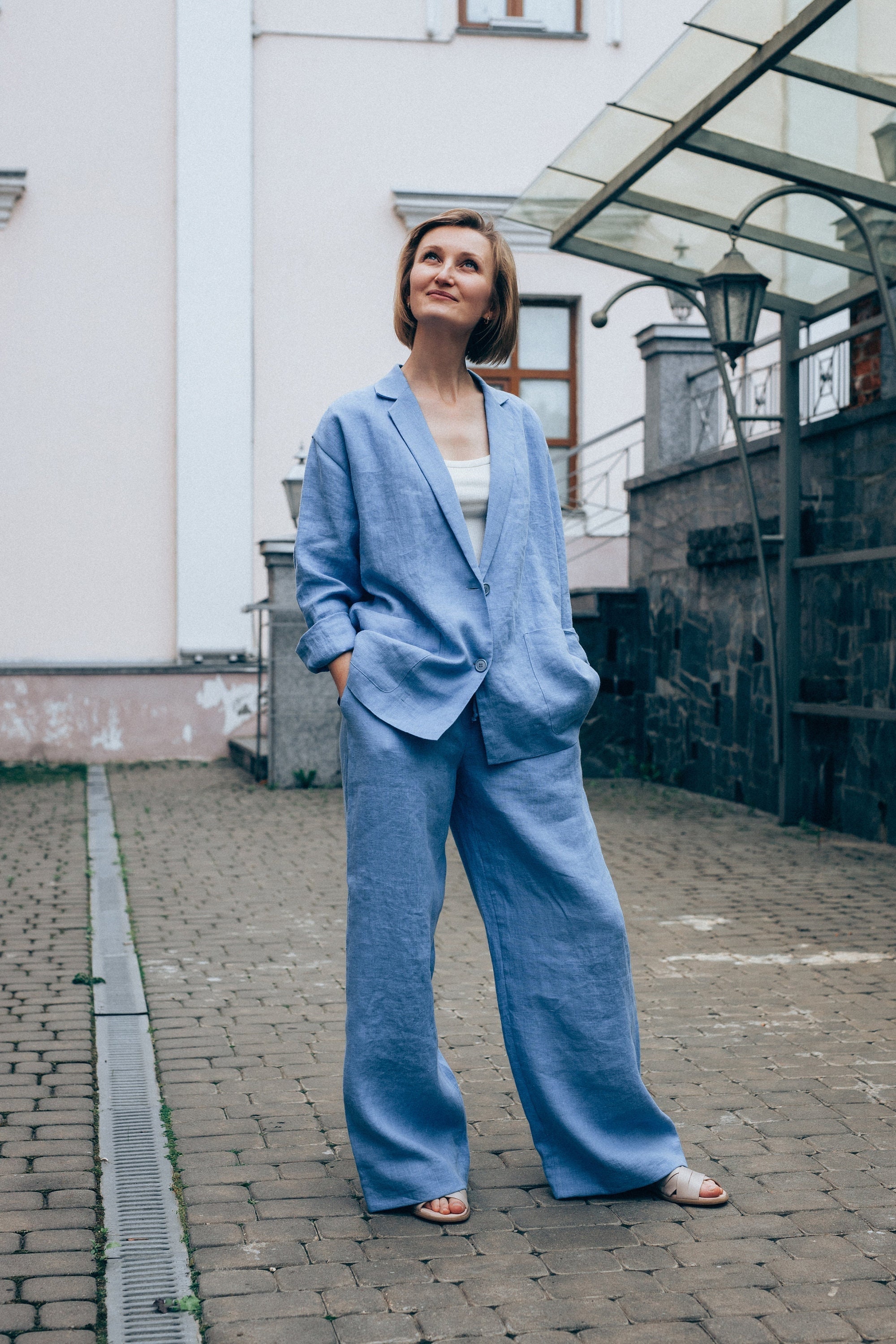 Tailleur pantalone a gamba larga per donna, tailleur pantalone in lino, tailleur pantalone blu da donna, pantaloni palazzo in lino.