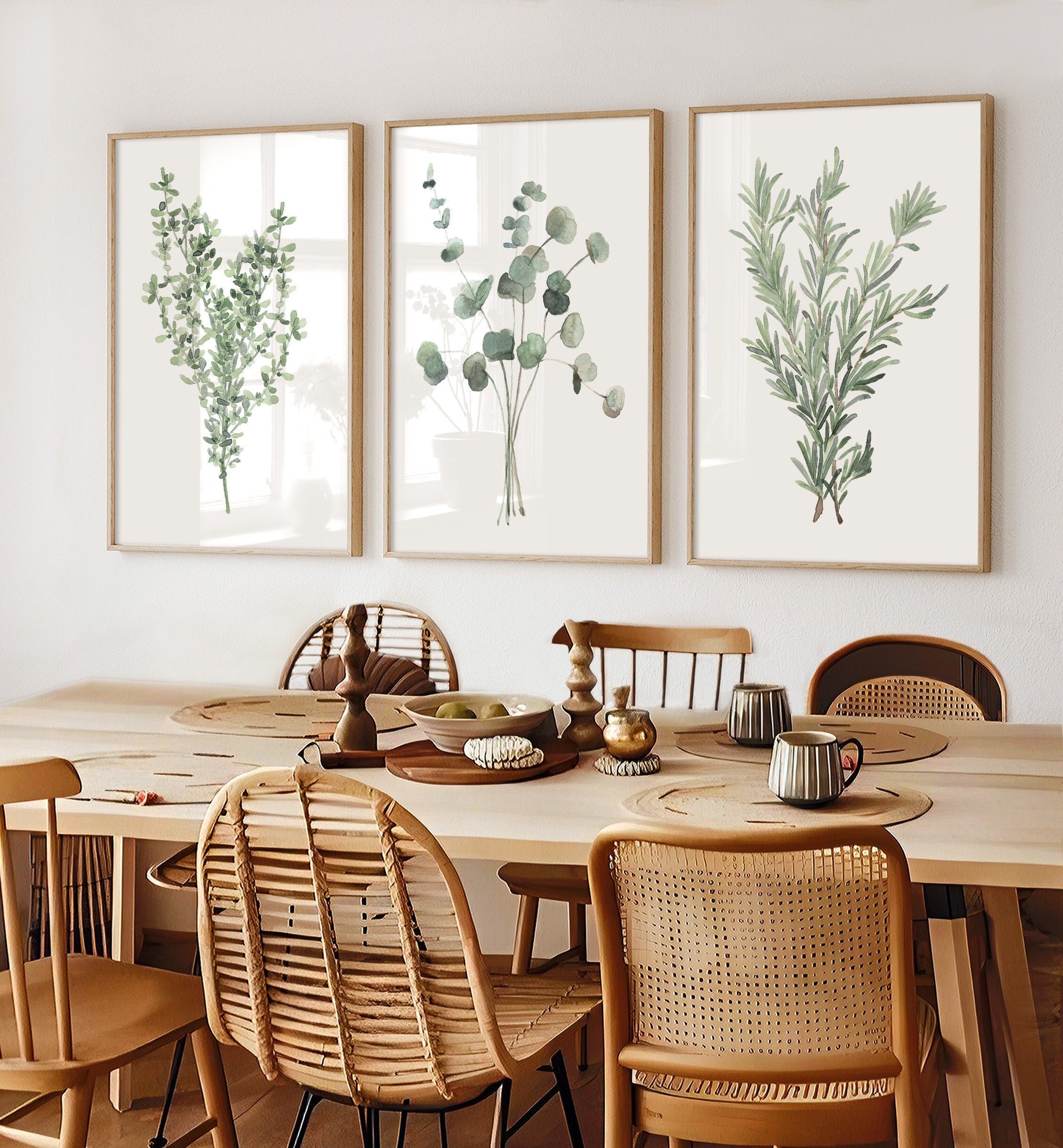 Stampe botaniche per sala da pranzo - Set di 3 illustrazioni di erbe aromatiche ad acquerello, eucalipto, rosmarino e timo, arte murale verde salvia n