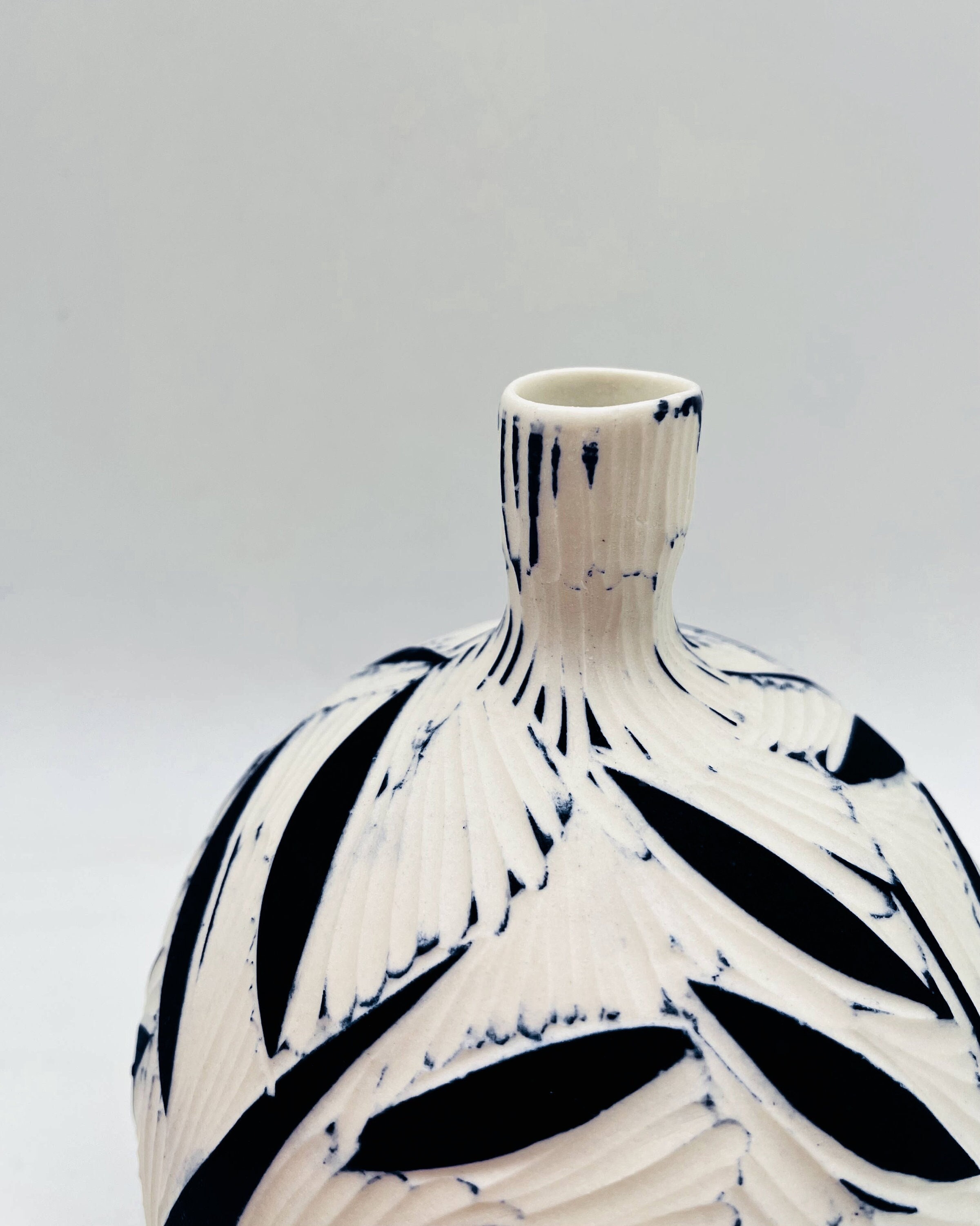 Vaso Sgraffito, Vaso Moderno, Vaso Fatto a Mano, Decorazioni in Ceramica, Vaso Nero Bianco, Vaso in Porcellana, Vaso in Ceramica, Vaso Bottiglia, Vaso