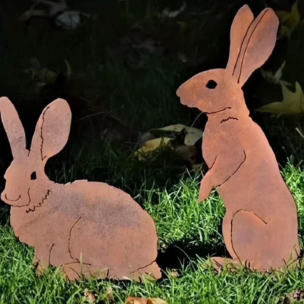 Tiki - Stak de jardin de lapin en métal rustique inspiré - La silhouette de lapin rouillé sur la décoration de jardin en plein air le rend une grande option