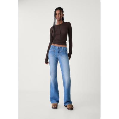 Stradivarius Flared jeans with pockets Light blue 8