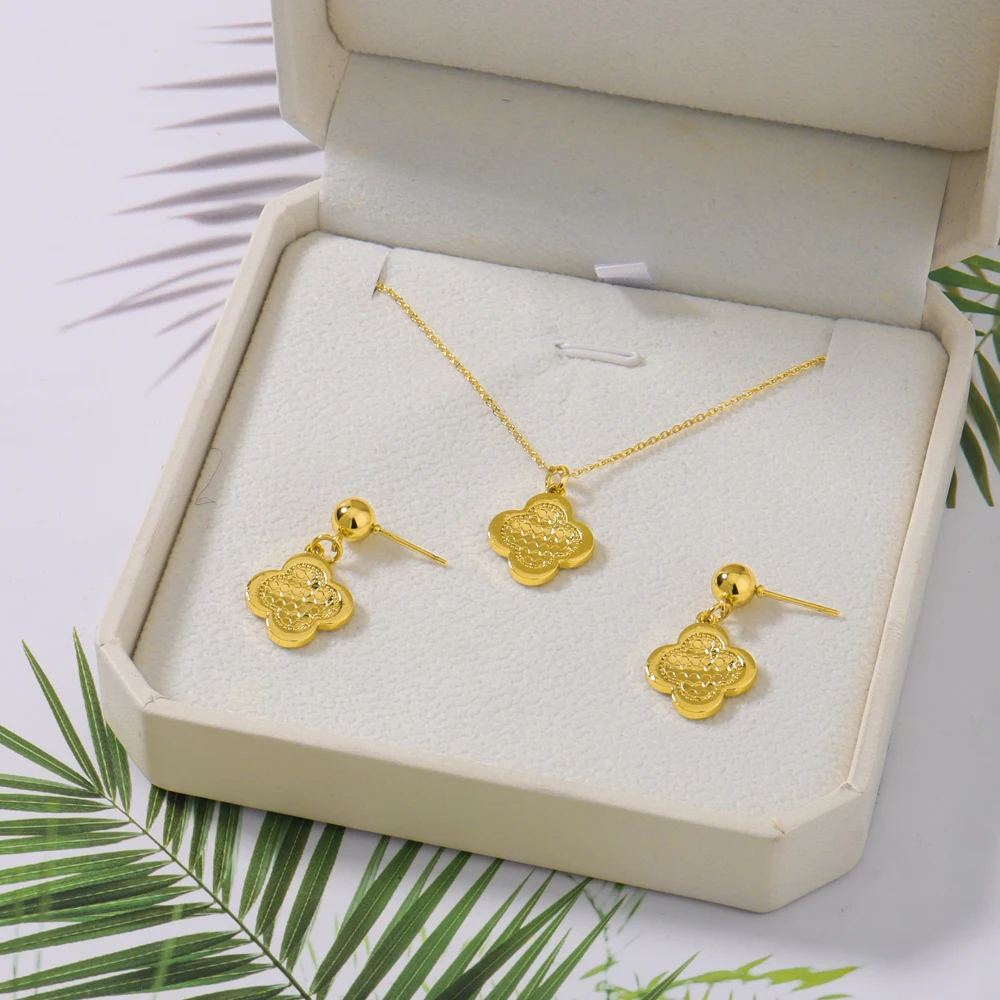 Exquisite Gold Farbe Glück Schlüsselbein Anhänger Halsketten Für Frauen Mode Licht Luxus Delikatesse Jewerly Geschenke Täglichen Verschleiß Image