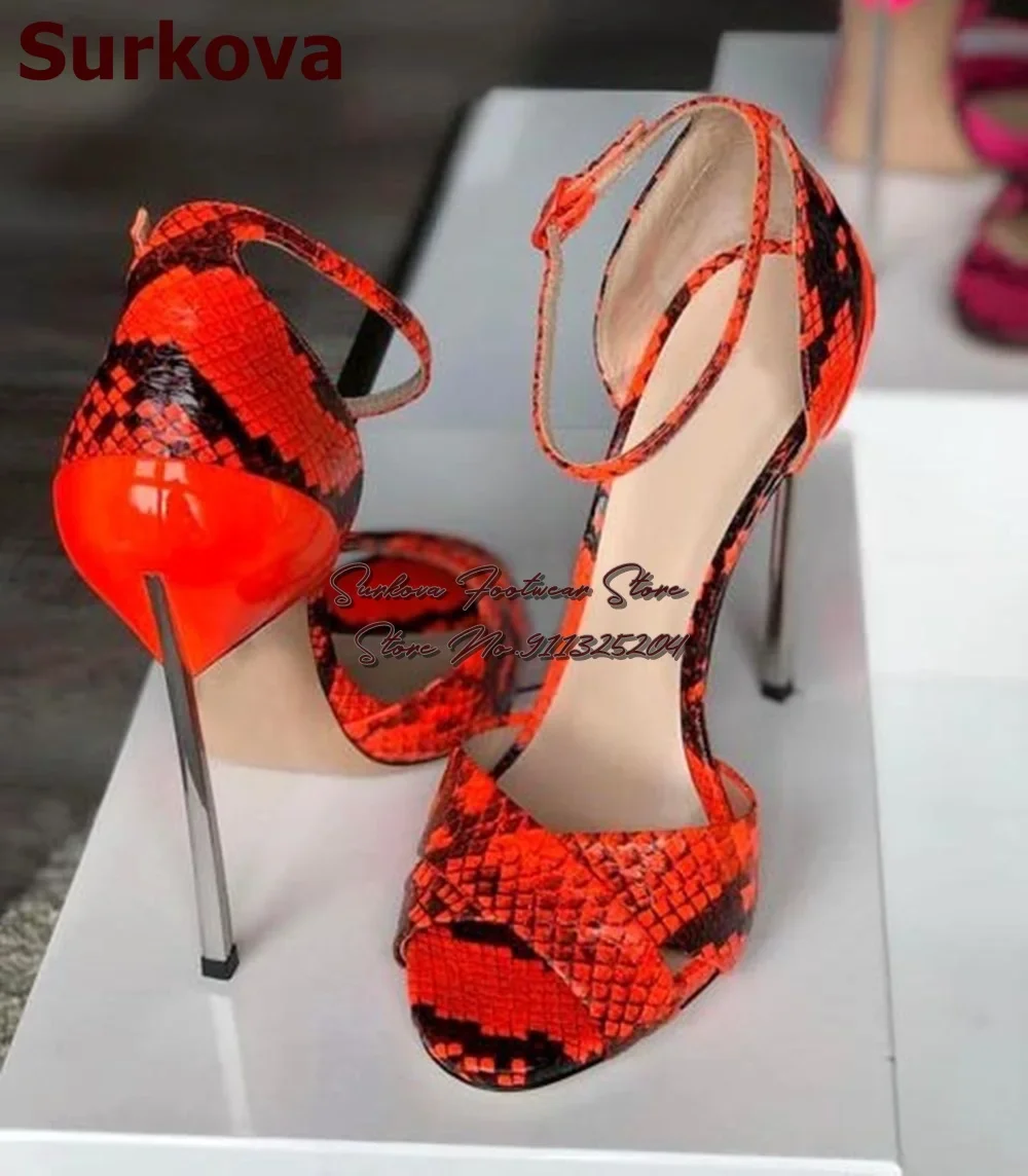 Surkova Silber Metall Klinge Absatz Sandalen orange rosa Neon Schlangen leder Riemen Sommerschuhe sexy Open Toe Abend Pumps Größe 46