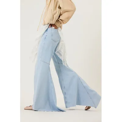 We The Free Live Wire Flare Jeans at Free People in Sparks, Size: 25