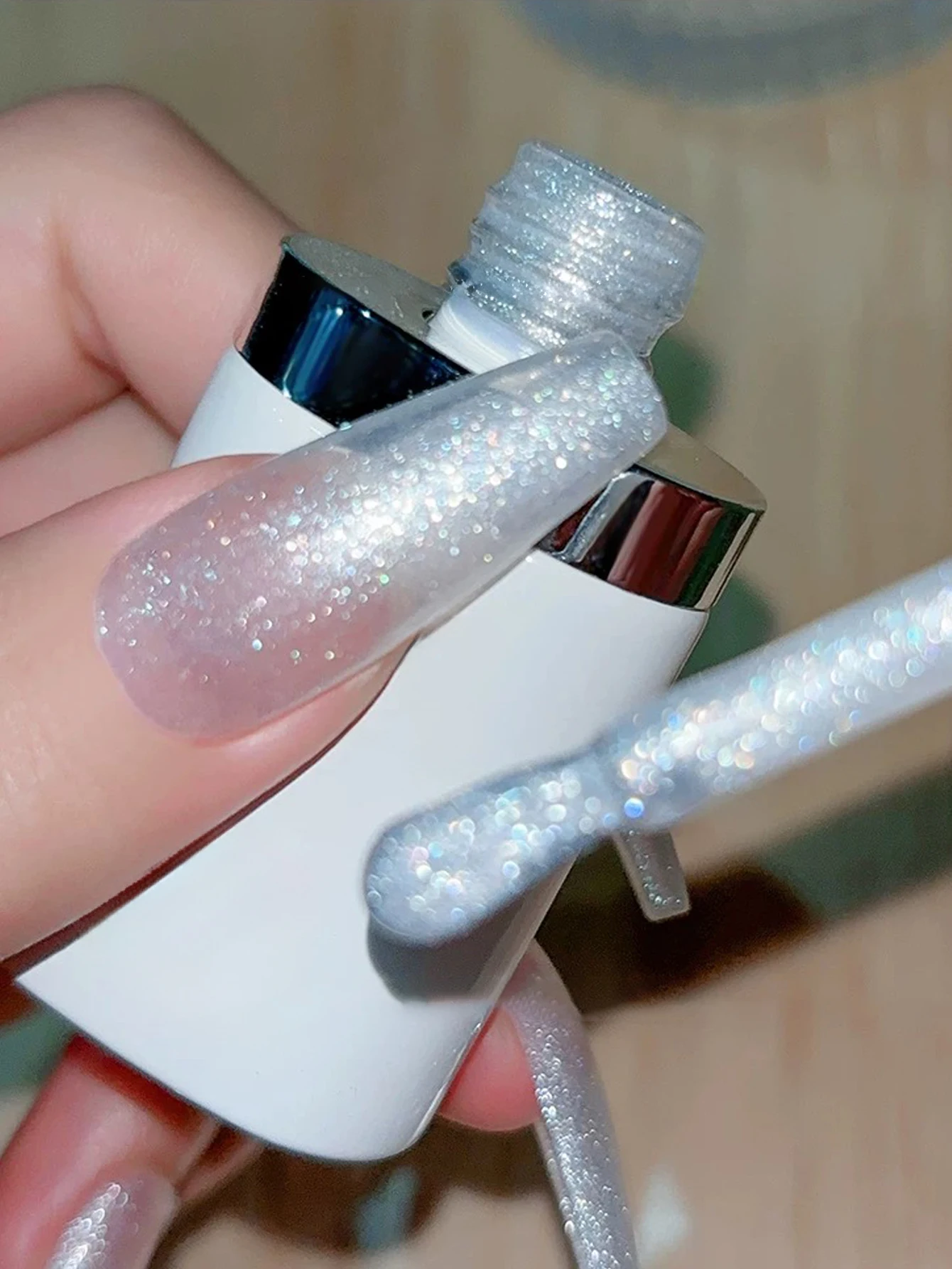 MIANEL 12 ml explosiver schimmernder Gel-Nagellack, hochglänzender, gebrochener Glitzer-Gel-Nagellack, weiße Nägel, lila Nägel Image