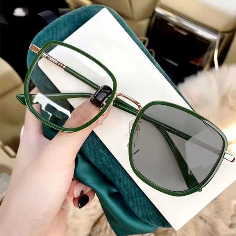 Photochrome Anti-Strahlungs-Brille für Damen/Herren, austauschbare Linse, Brillengestelle, Retro-ästhetische Brille Image