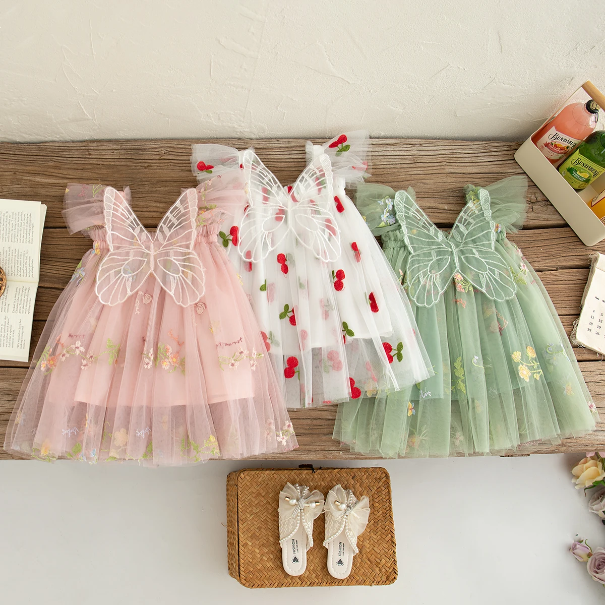 (0-4 Jahre altes Baby Mädchen Prinzessin Kleid) Sommer neue süße Cartoon Schmetterlingsflügel Kinder ärmellose Kleidung Image