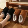 Neue Flauschige Hausschuhe Frauen Haus Wohnungen Mode Plüsch Winter Designer Schuhe Damen Hause Elegante Casual Schuhe Große Größe 31