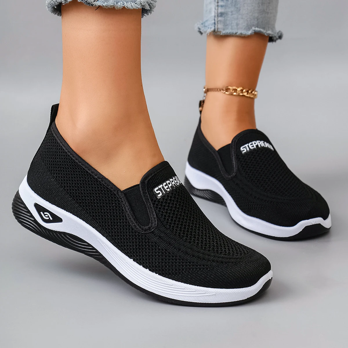 Spring New Women's Casual Sports Shoes, Comfortable, Breathable, Lightweight and Wear-Resistant Lazy Shoes, One-Leg Soft-Soled Flat Shoes