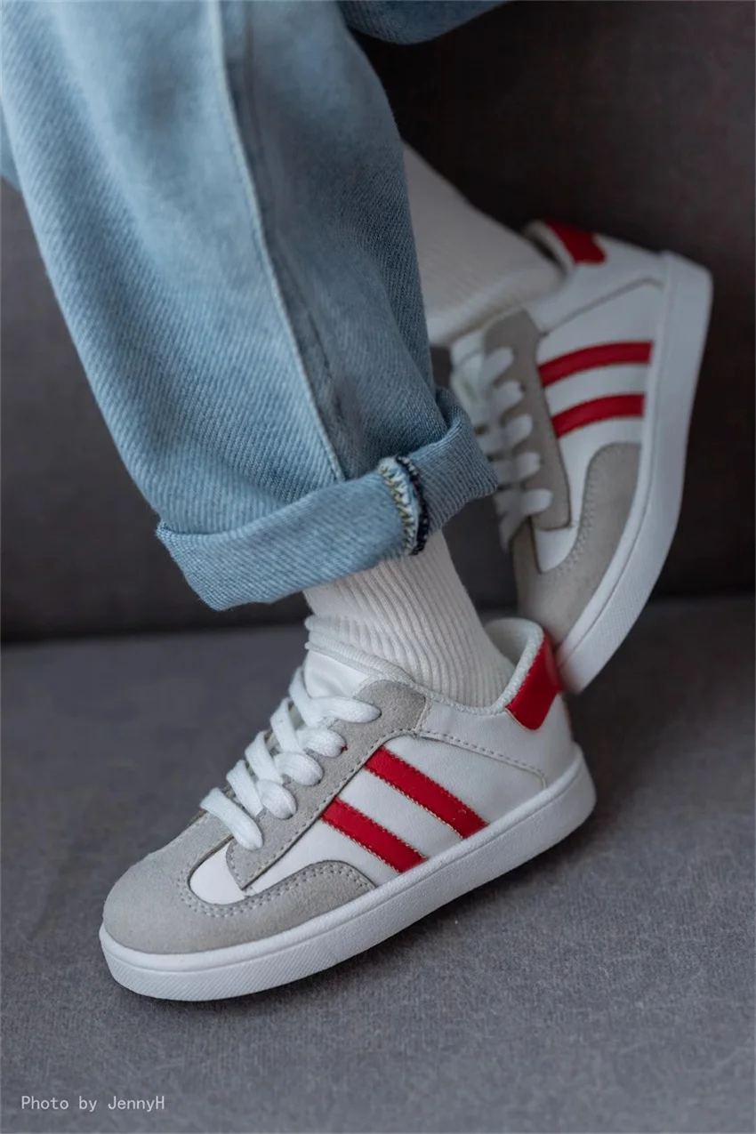 BJD/SD Puppenschuhe auf Lager MDD Jungen 1/3 1/4 1/6 Mädchen Tägliche Übung Einfache Freizeitsport Rot Blau Boardschuhe Puppenzubehör