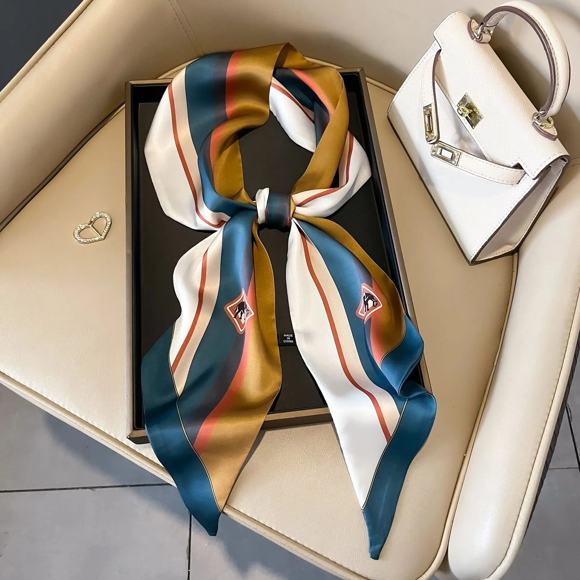 Luxus Marke Schals für Frauen Schal Druck Seide Satin Hijab Schal Weibliche Lange Bandana Quadratische Schals Schals Für Damen Image