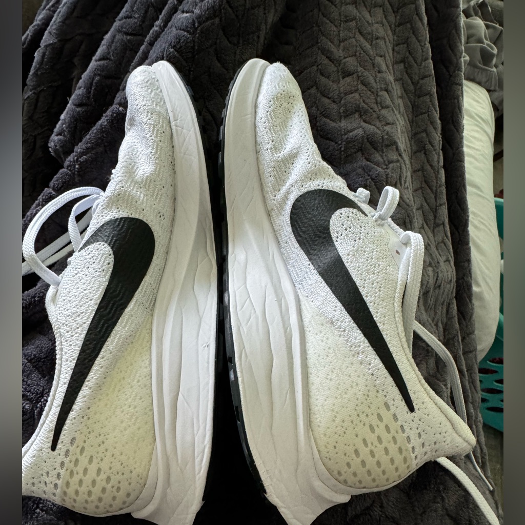 Nike Shoes | Women’s Nike Zoom Pegasus Tennis Shoes | Color: White | Size: 8.5