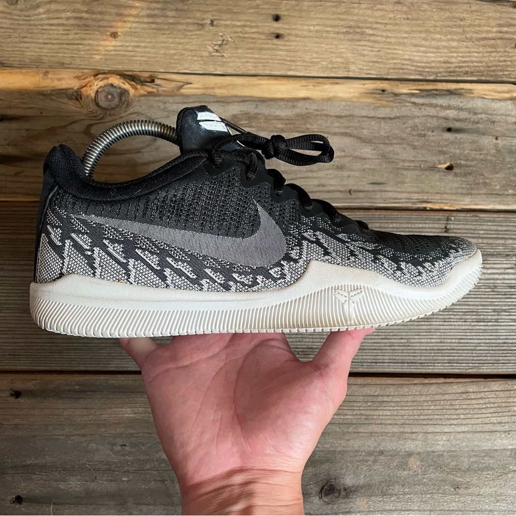 Nike Shoes | Women Size 10/Size 8.5 Men Nike Kobe Mamba Rage Anthracite Basketball Sneakers | Color: Black/White | Size: 8.5