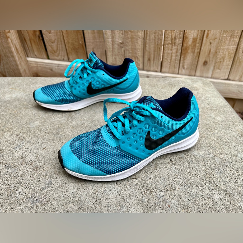 Nike Shoes | Women’s Nike Tennis Shoes / Sneakers / Running Shoes (Size: Us 5y) | Color: Blue | Size: 7