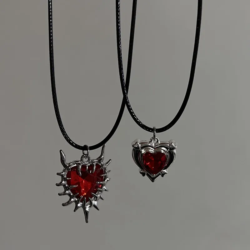 Punk Gothic Red Lava Star Kreuz Herz Anhänger Leder Seil Halskette Frauen Männer Hip Hop Y2K 90er Jahre EMO Zubehör ästhetischen Schmuck