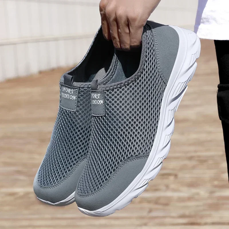 Neue Laufschuhe für Männer Atmungsaktive Sportschuhe Leichte Mode Sommer Mesh Atmungsaktive Turnschuhe für Männer Plus Größe 38-47