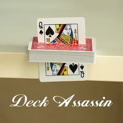 Deck Assassin Zaubertricks signiert Karte Pass durch Deck Magia Magier Nahaufnahme Straße Illusionen Image