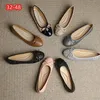Frauen Patchwork Ballerinas Leder weiche Arbeits schuhe eng anliegende Innen sohle Bogen knoten Feder Slip-On runde Zehen breit passt Mokassins 33-48