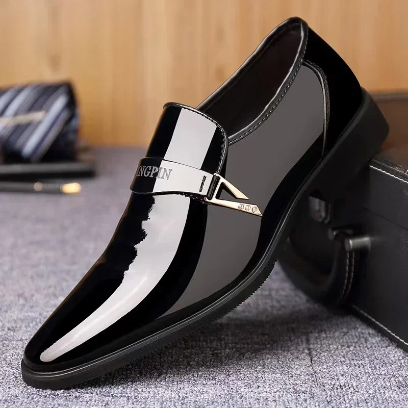 Herren Lederschuhe Business Schuhe Helles Leder Oxford Schuhe Lack Spitzschuh Herren Loafer Slip on Designer Herren Kleid Schuh