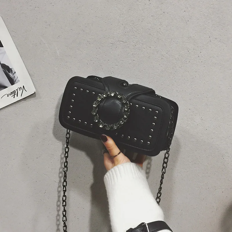 Retro Premium Nieten Stil Umhängetasche Für Frauen Neue Trendy Mode Kleine Quadratische Tasche Casual Vielseitige Einfarbig Schulter Tasche