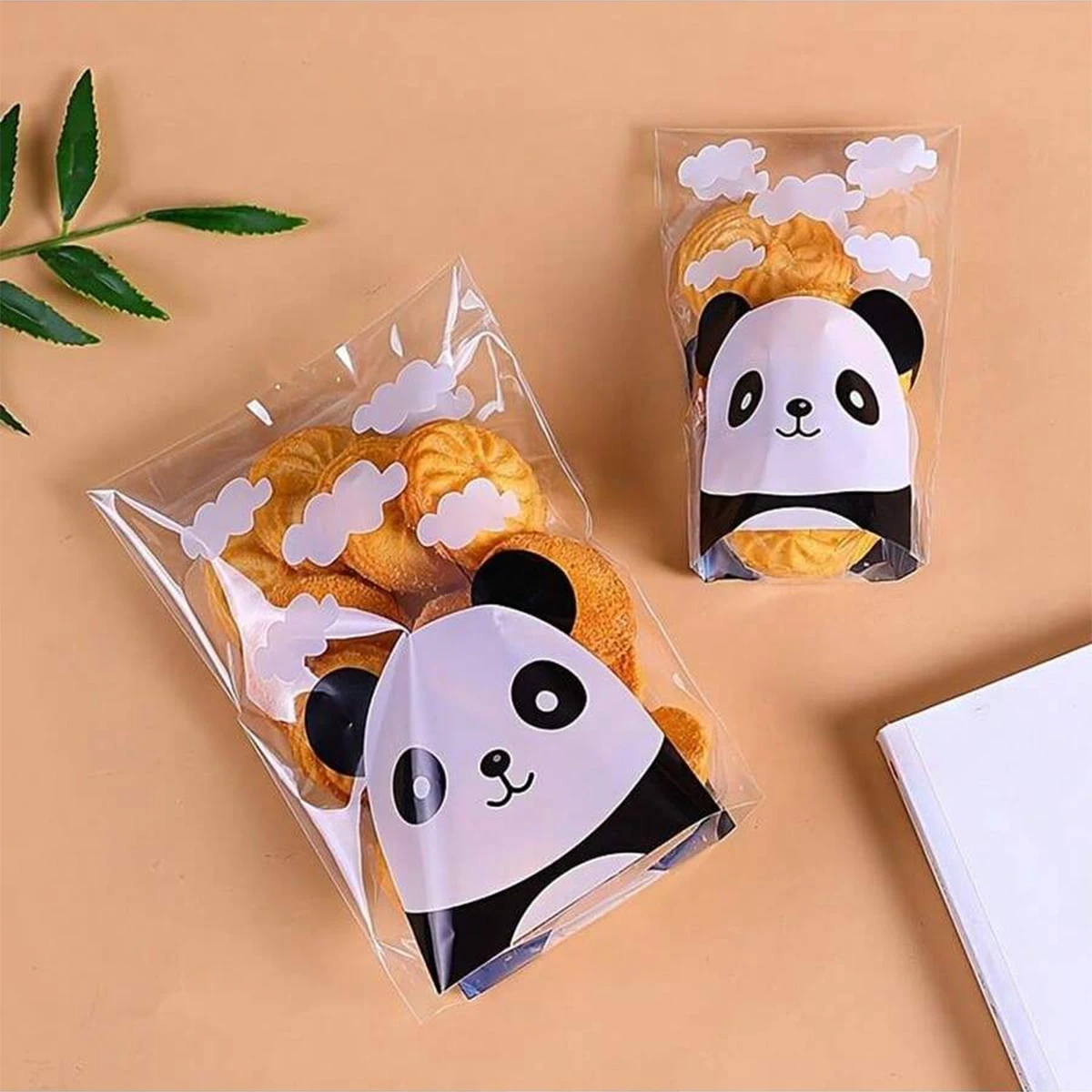 100 Stück – süßer Panda-Snackbeutel, selbstklebende Cartoon-Tier-Snackbeutel, Süßigkeiten-Keksbeutel, Rabatte für Feiertags-Geburtstagsfeiern Image