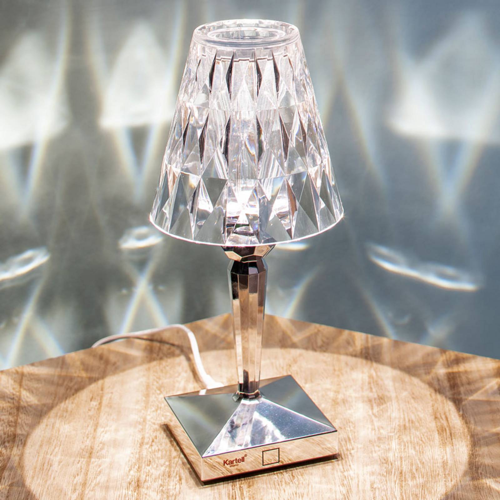 Kartell LED-Akku-Tischlampe Battery, 30cm, chromfarben, IP54 Battery, chrom / silber, für Schlafzimmer, Kunststoff, Design