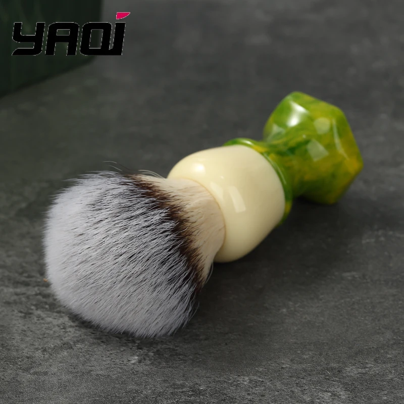 YAQI Ever-Hopeful Nassrasierpinsel für Herren, silberner Katzenschnurrbart, Kunsthaar-Pflegewerkzeug für die Gesichtshaarpflege Image