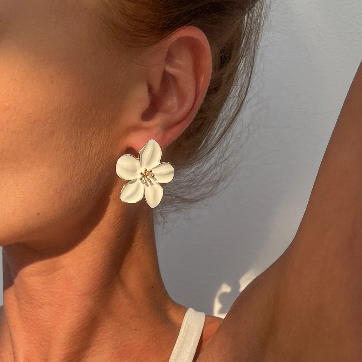 KunJoe 6-farbige elegante tropfende Öl-Ohrstecker mit kleinen Blumen für Frauen, exquisiter fünfblättriger Blumen-Ohrring, täglicher Schmuck Image
