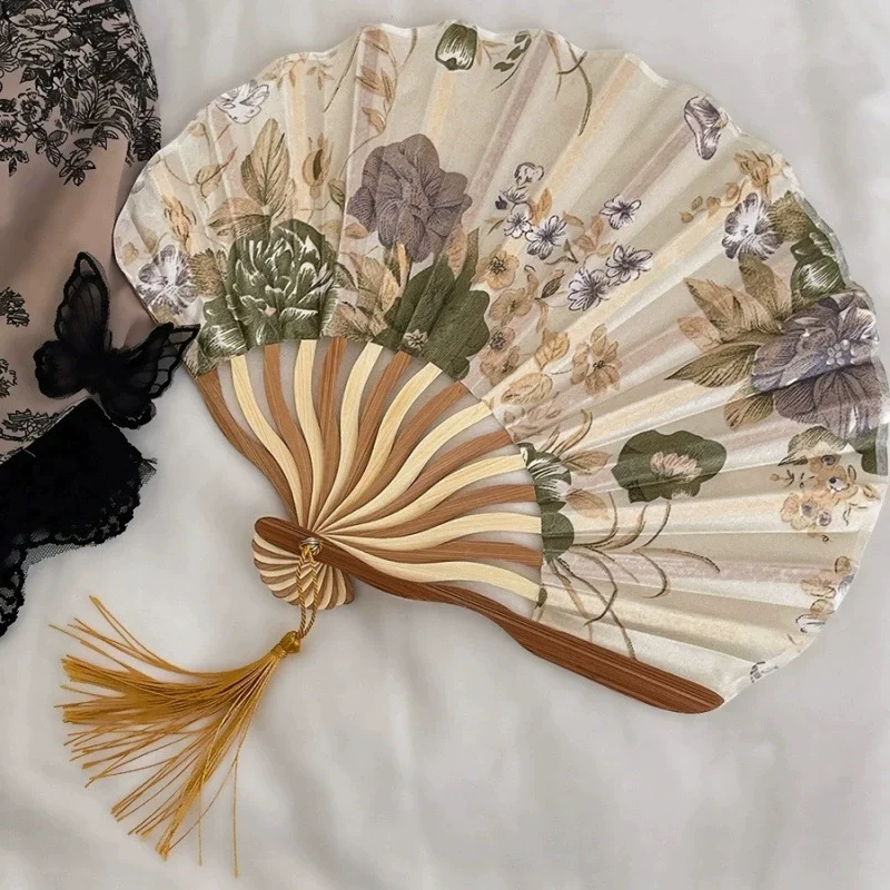 Ventaglio di seta in stile cinese giapponese Ventaglio pieghevole Ventagli di nozze Regali d'arte Ventaglio di danza Ventagli di fiori pieghevoli tenuti in mano in bambù vintage
