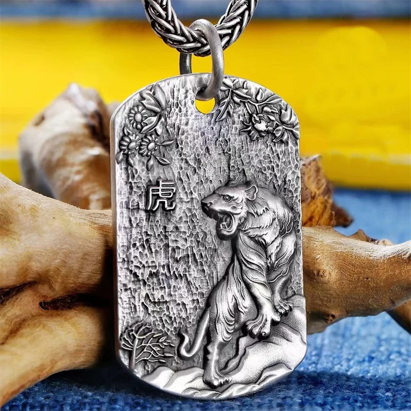 Vintage Relief Tiger Anhänger Halskette männliche Halsreif Accessoires trend ige Persönlichkeit Tierkreis Tier Amulett Halskette für Männer Schmuck Image