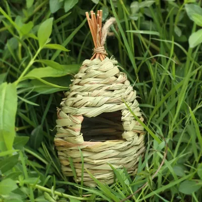 Handmade Weaving Parrot Bird House Spherical Bird Nest Pet House with Lanyard Bird Nest for Sparrow