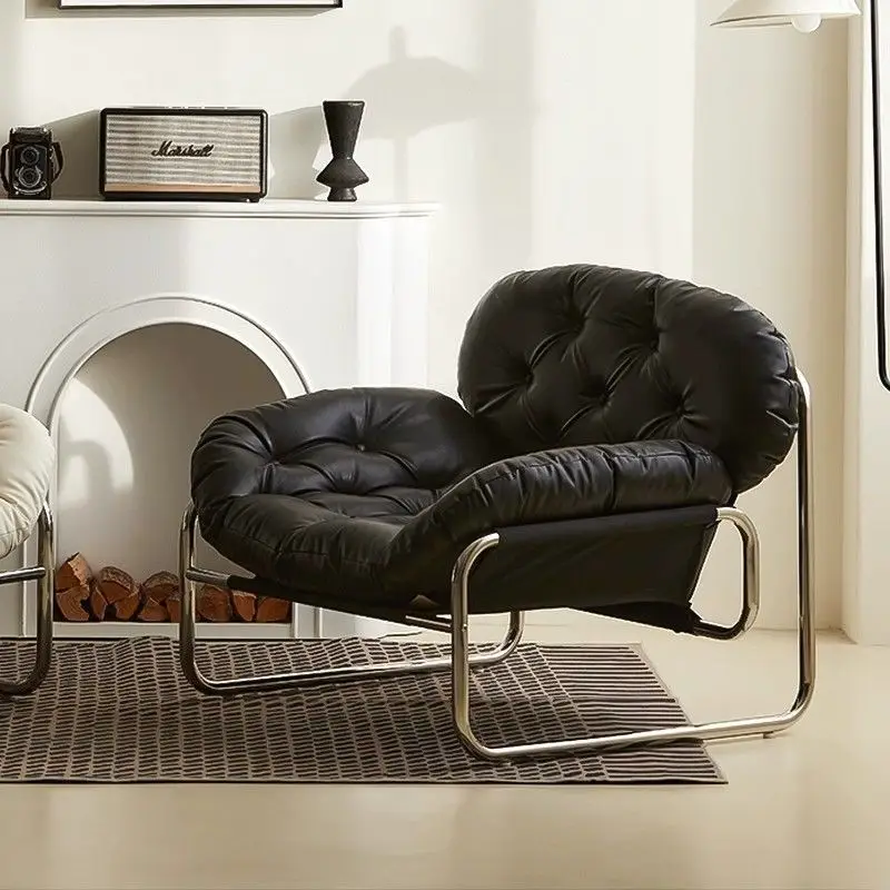 Einzelner Sofa-Stuhl, minimalistisch, leicht, luxuriös, Wohnzimmer, faul, lässig, cremefarben, mittelalterlicher Bauhaus-Stil, Retro-Stuhl