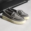 Heiße graue Wildleder-Loafer für Herren, bequeme Leder-Freizeitschuhe für Herren, Plateau-Slip-on-Schuhe, Herren-Mokassins, elegante Original-Männerschuhe